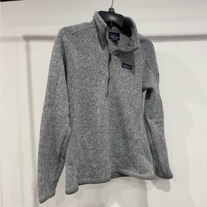 Gray Patagonia fleece 1/2 zip